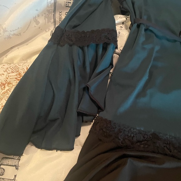 Gothic top unique elegant sophisticated stand out design - Picture 11 of 12